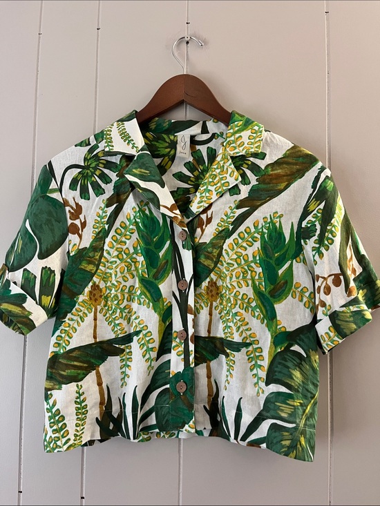 Dresses & Skirts - Tropical Leaf Button-Front Camp Shirt - Green & White